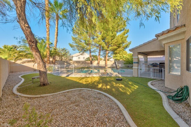 Building Photo - 4 br, 2.5 bath House - 8128 Neptune Beach Ave