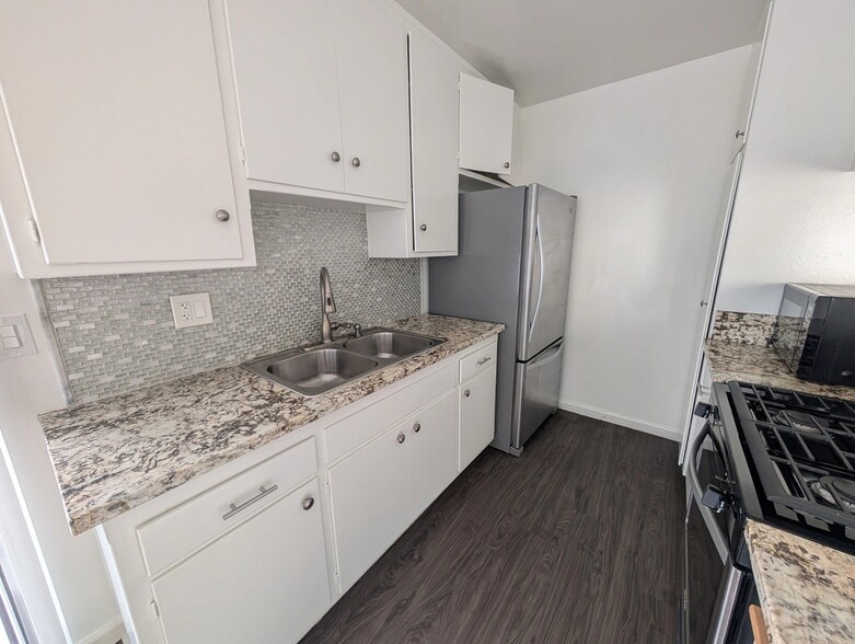 Building Photo - 12716 Venice Blvd.