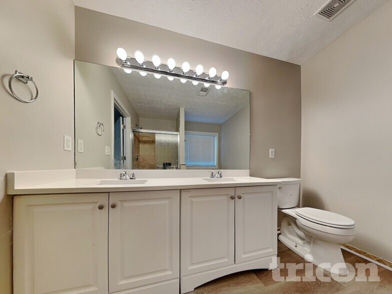 Building Photo - 3625 Cobblestone Dr