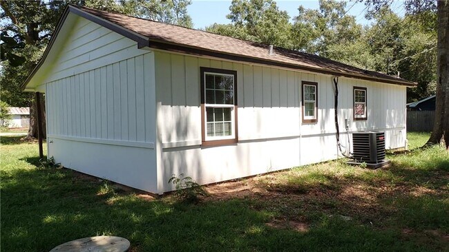 Building Photo - 9851 Abbeys Ln