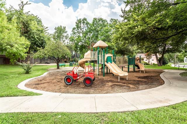 Building Photo - 1901 N Fitzhugh Ave