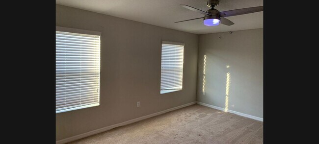 Building Photo - Town House 3/2.5 in Riverview