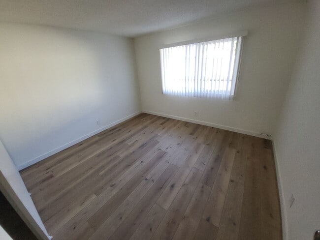 Building Photo - 4392 Green Ave