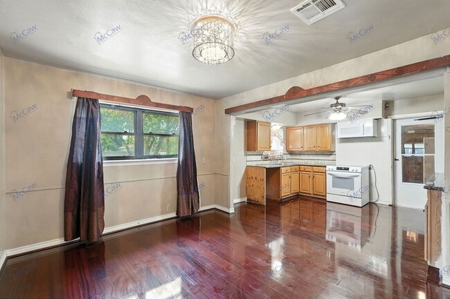 Building Photo - 10705 Coogan Dr