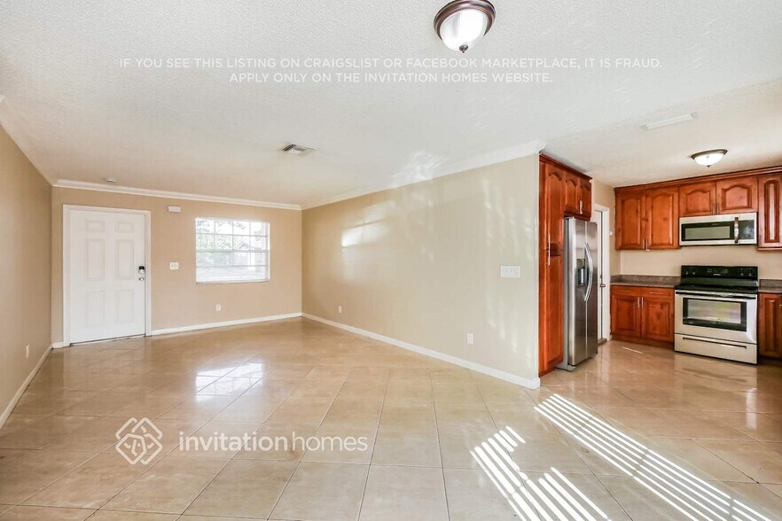 Building Photo - 7750 NW 45th Ct