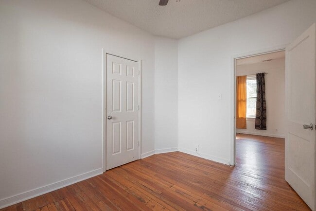 Building Photo - 1323 Columbia St