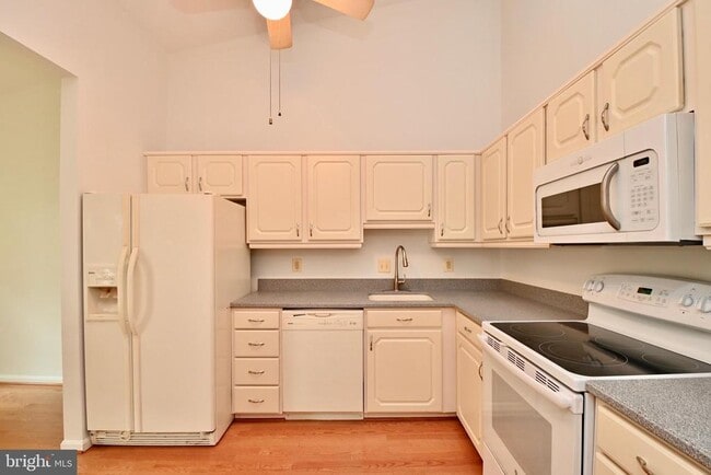 Building Photo - 10048 Wood Sorrels Ln