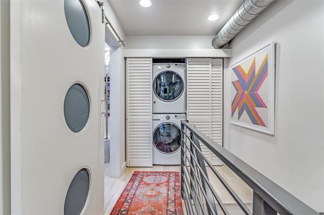 Building Photo - 2727 Hood St