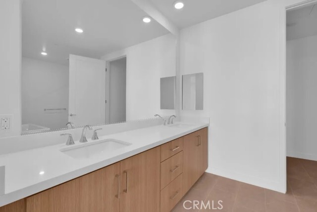 Building Photo - 3614 Rivington