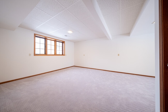 Building Photo - 3655 Falcon Way