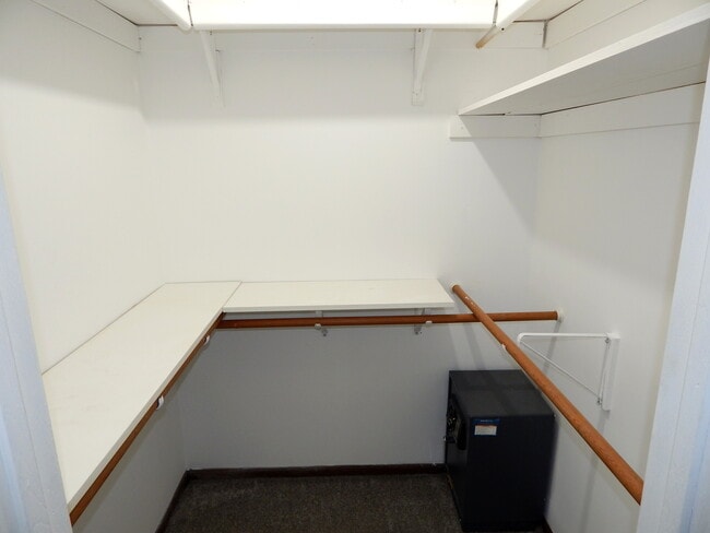 Building Photo - 1985 Navarone Dr