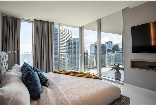 Building Photo - 300 Biscayne Blvd Way