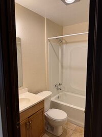 Building Photo - 2343 Elm Park Dr