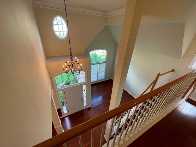 Building Photo - 400 Park Creek Dr
