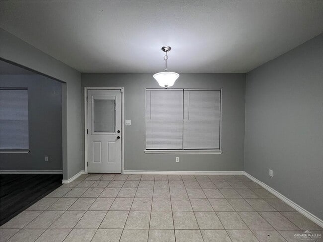 Building Photo - 3308 San Benito St