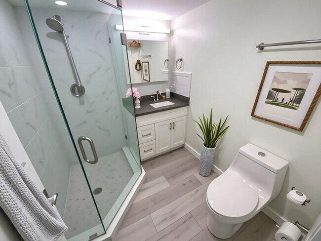 Building Photo - 126 N Palmway