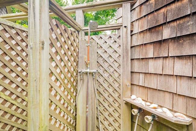 Building Photo - 7 Cooper Ln