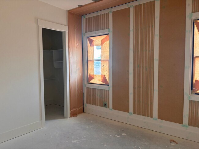 Building Photo - 2798 E Rosedale Dr