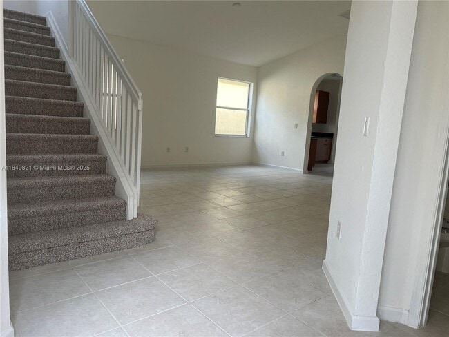 Building Photo - 1133 NE 40th Rd