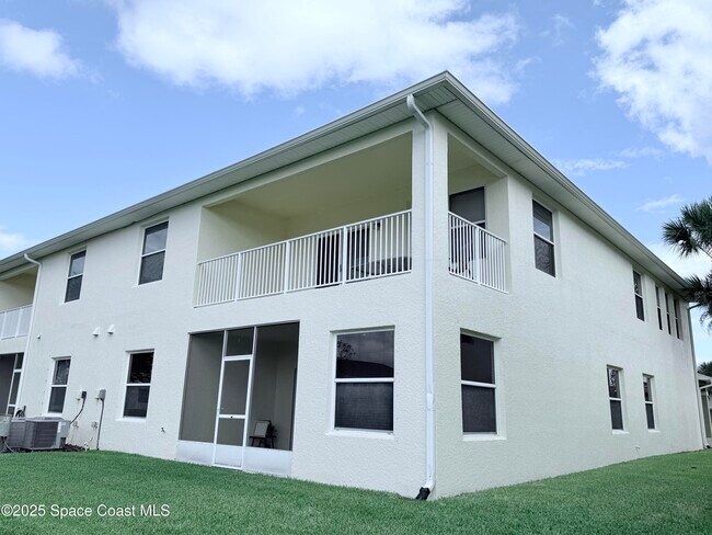 Building Photo - 3900 Playa Del Sol Dr