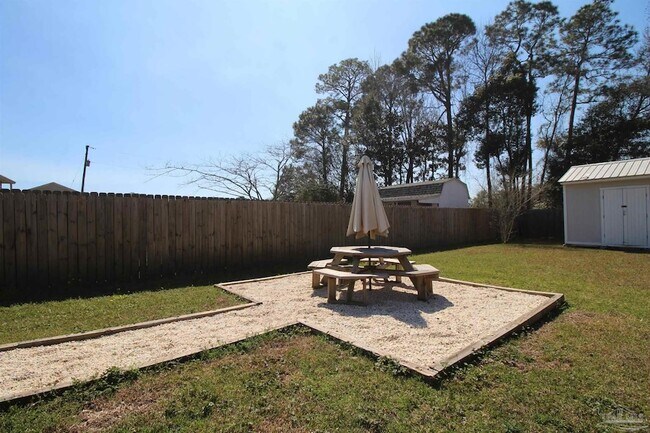 Building Photo - 5865 Dandelion Ln