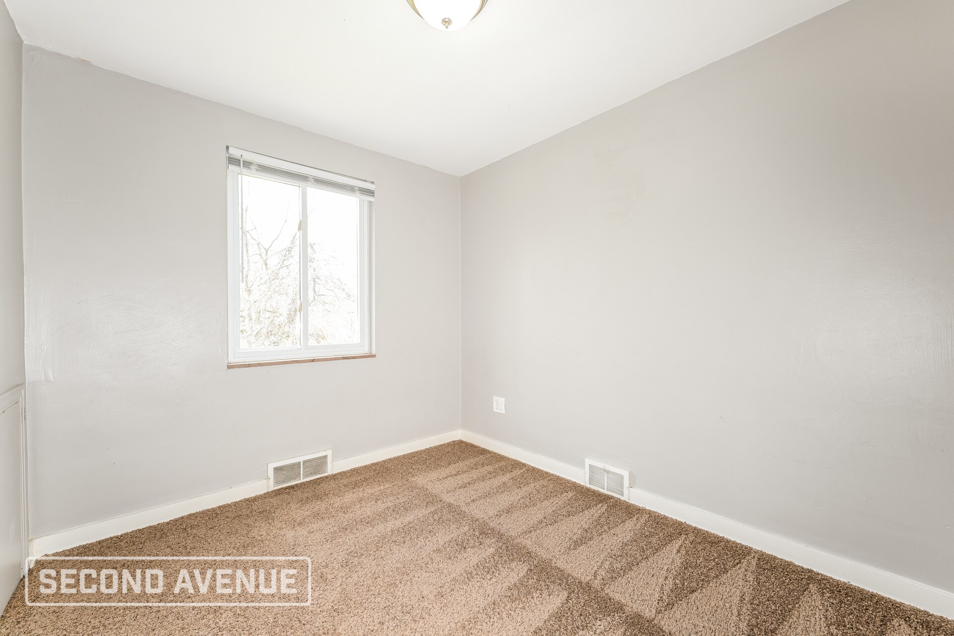 Building Photo - 220 Briarwood Dr