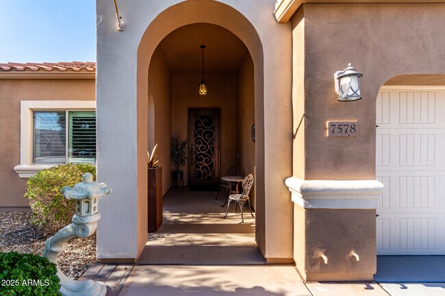 Building Photo - 7578 W Tierra Buena Ln