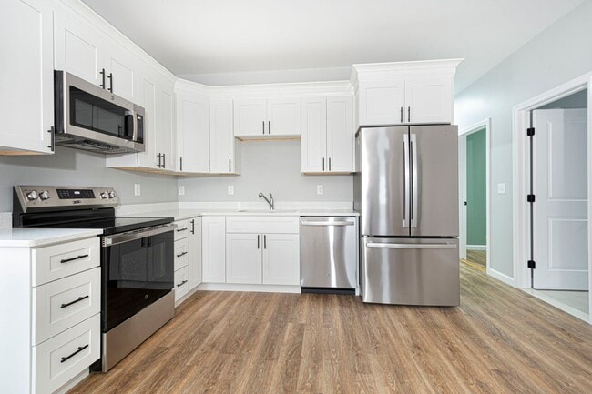 Building Photo - Remodeled 3 bedroom 1 bath 3rd floor.