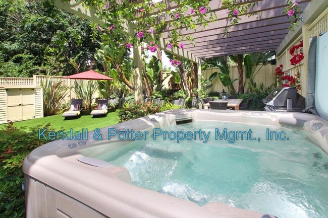 Building Photo - 508 Escalona Dr
