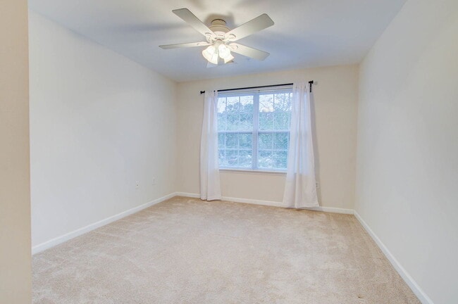 Building Photo - 500 Tree Branch Cir