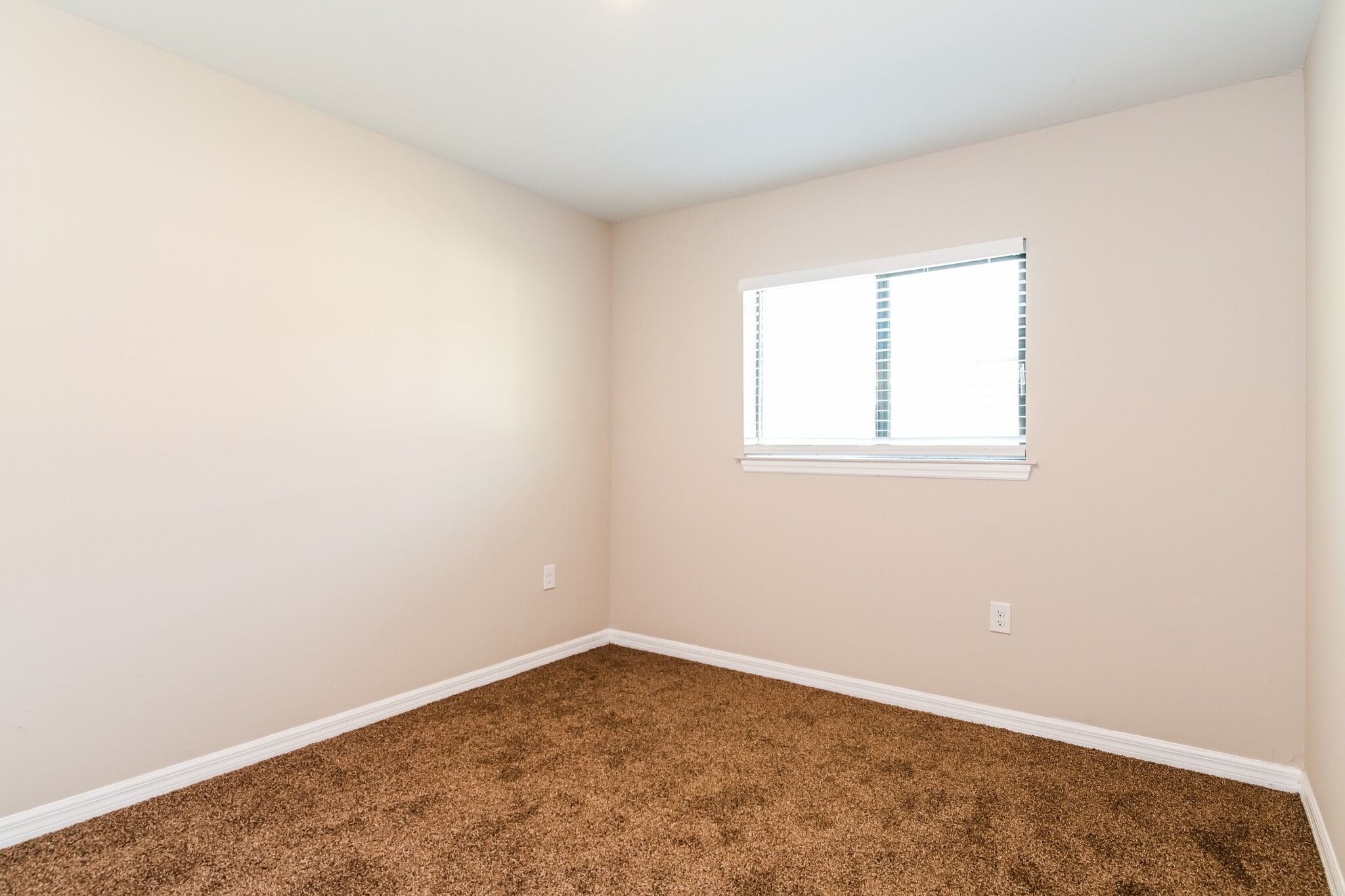 Building Photo - 3212 44th St W