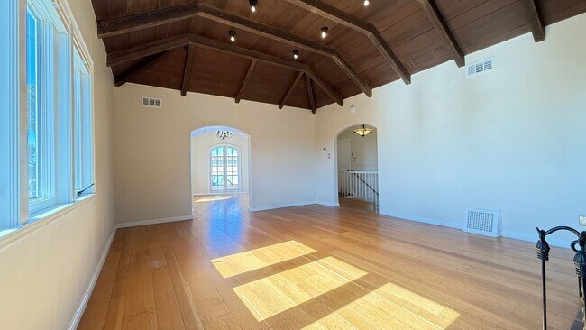 Building Photo - 1520 Leimert Blvd