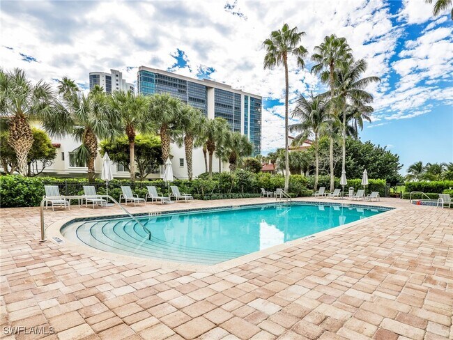 Building Photo - 4751 Gulf Shore Blvd N