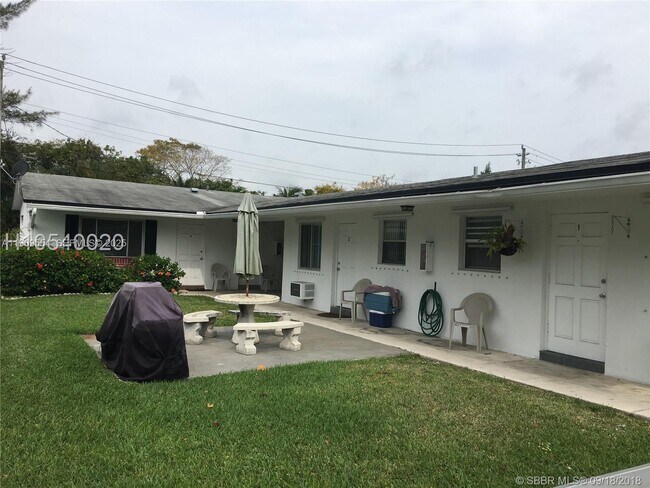 Building Photo - 1708 N 16th Ave