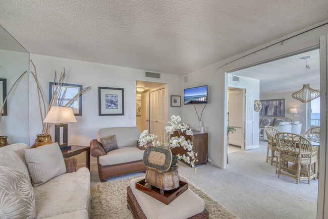 Building Photo - 5540 N Ocean Dr