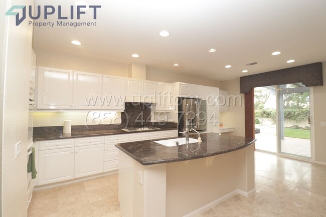 Building Photo - 4 bed 2.5 Bath On A Cula-De-Sac