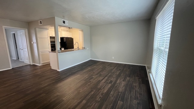 Living Room - Fleetwood Apartments