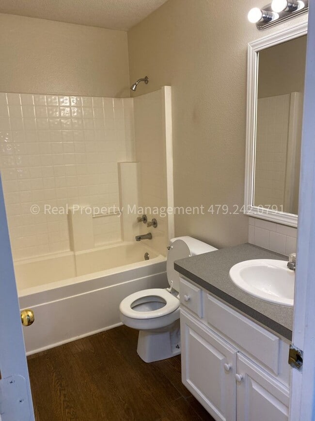 Building Photo - 6005 Sandy Parker Ct
