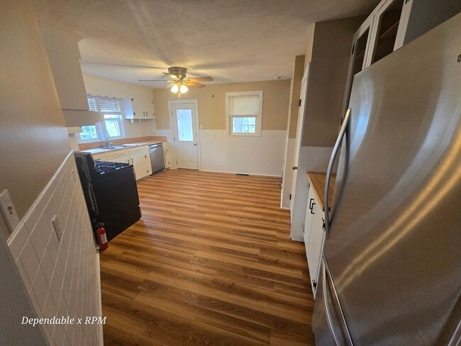 Building Photo - 232 Nahatan St