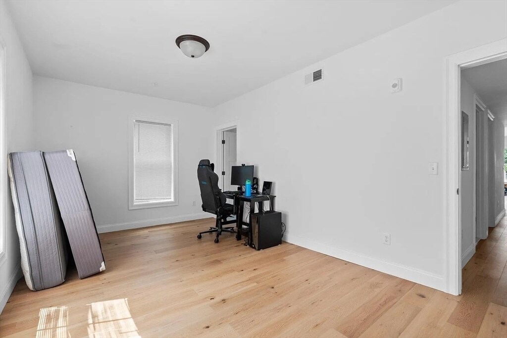 Building Photo - 276 Amory St
