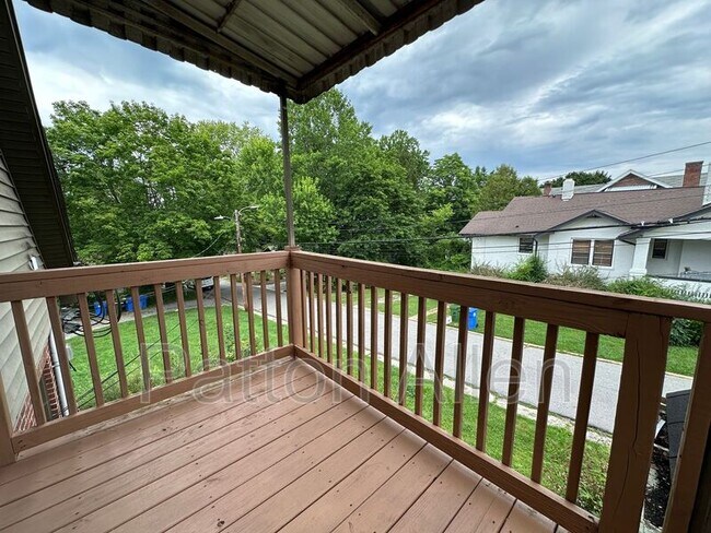 Building Photo - 89 Vermont Ave