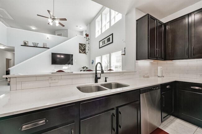 Building Photo - 10018 Chase Ct