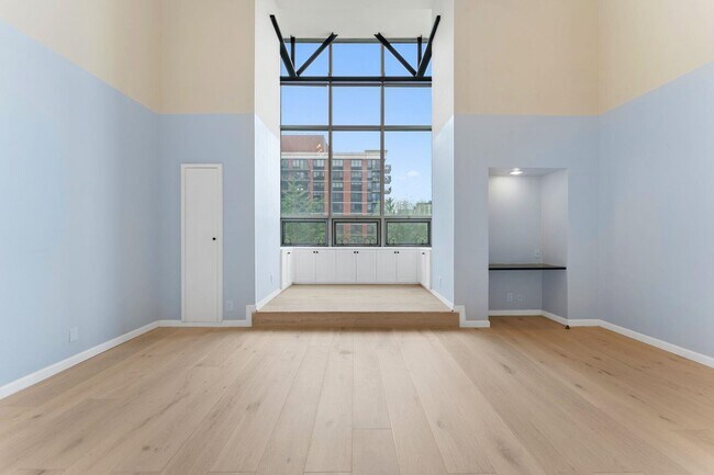 Building Photo - 689 Marin Blvd