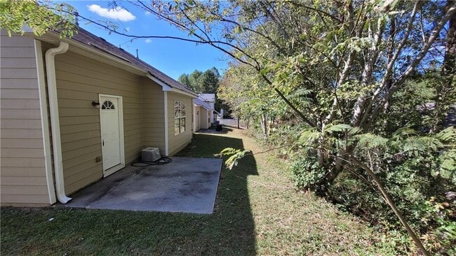 Building Photo - 1734 Spring Hill Cove