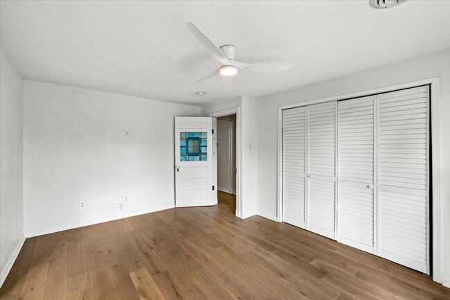 Building Photo - 5522 Avenue O 1/2