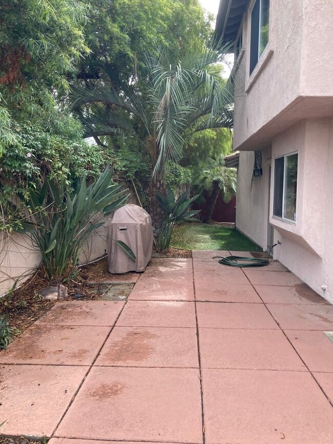 Building Photo - Available NOW Charming 3-Bedroom Home for ...
