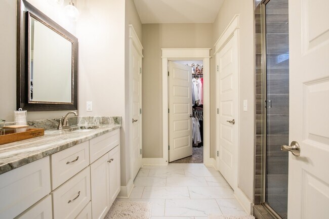 Building Photo - 5322 Honeybee Dr