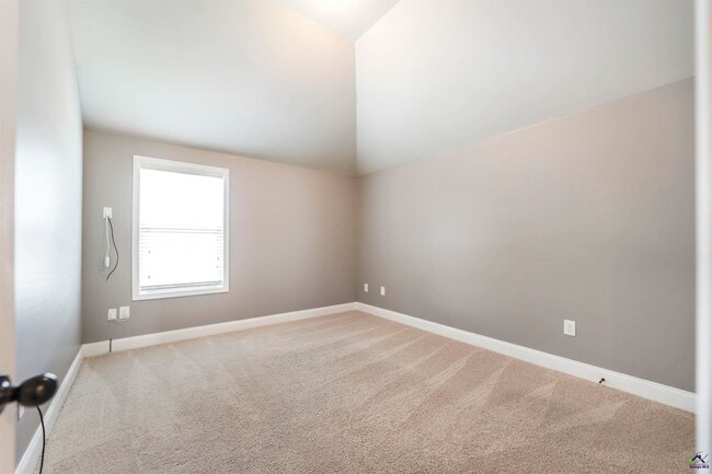 Building Photo - 153 Forestbrooke Way
