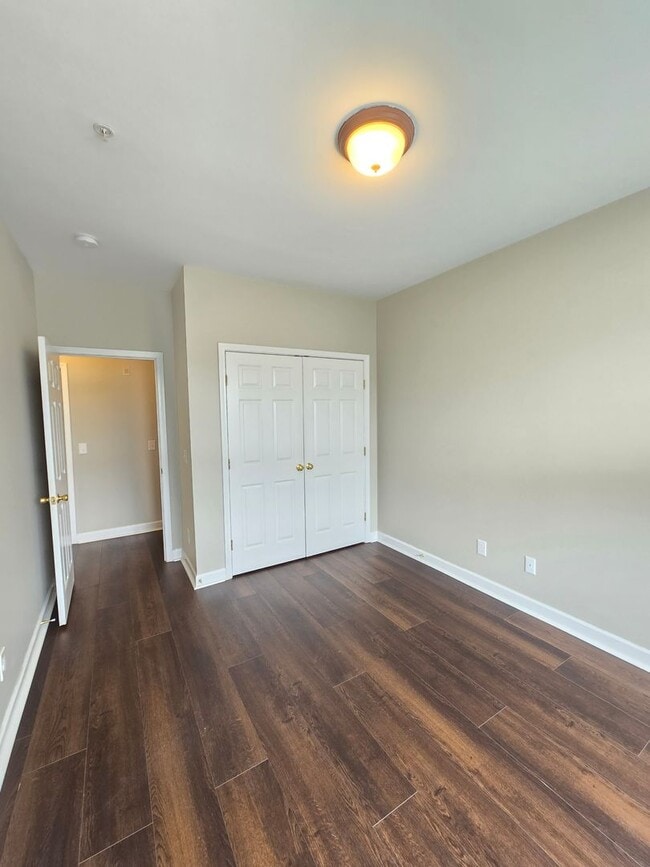 Building Photo - Cape Cottages Condos - 3BD/2BA - Less than...