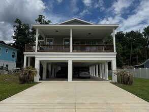 Building Photo - 4 Bedroom in Tomoka View